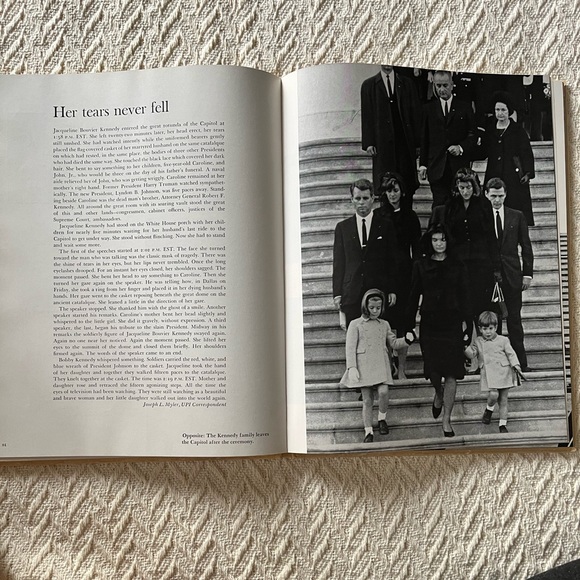 JOHN LENNON (THE BEATLES) KIDS BOOK - YOUNG ROCK STAR vintage book - Picture 2 of 8